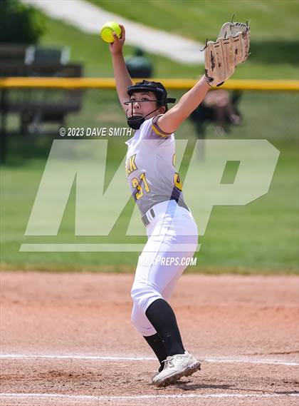 Thumbnail 1 in Davenport North vs Southeast Polk (Jefferson Varsity Classic) photogallery.