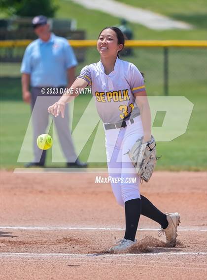 Thumbnail 2 in Davenport North vs Southeast Polk (Jefferson Varsity Classic) photogallery.