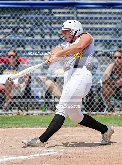 Thumbnail 3 in Davenport North vs Southeast Polk (Jefferson Varsity Classic) photogallery.