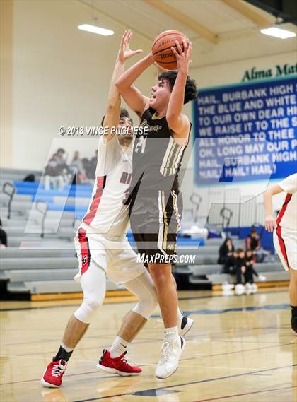Thumbnail 2 in Kennedy vs. Glendale (2018 Bulldog Tournament) photogallery.