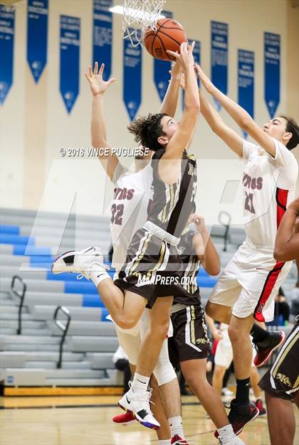 Thumbnail 1 in Kennedy vs. Glendale (2018 Bulldog Tournament) photogallery.
