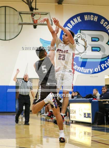 Thumbnail 2 in Kennedy vs. Glendale (2018 Bulldog Tournament) photogallery.