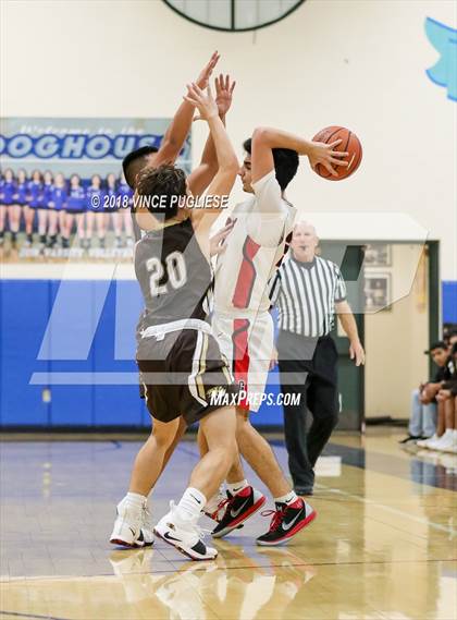 Thumbnail 2 in Kennedy vs. Glendale (2018 Bulldog Tournament) photogallery.