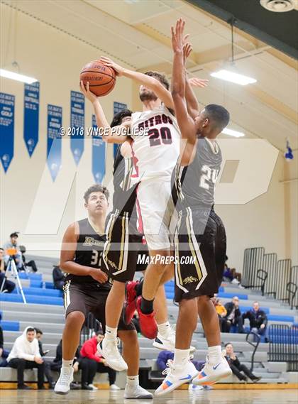 Thumbnail 2 in Kennedy vs. Glendale (2018 Bulldog Tournament) photogallery.