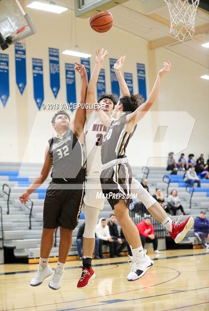 Thumbnail 3 in Kennedy vs. Glendale (2018 Bulldog Tournament) photogallery.