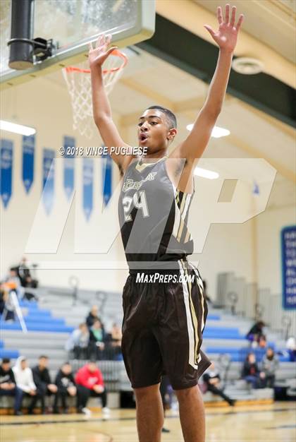 Thumbnail 2 in Kennedy vs. Glendale (2018 Bulldog Tournament) photogallery.