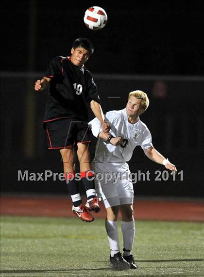 Thumbnail 1 in Santa Barbara vs. Oak Hills (CIF SoCal D2 Regional Final) photogallery.