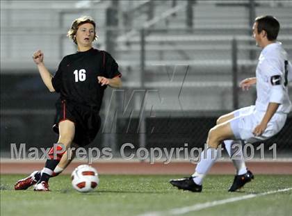Thumbnail 2 in Santa Barbara vs. Oak Hills (CIF SoCal D2 Regional Final) photogallery.