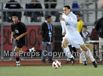 Thumbnail 3 in Santa Barbara vs. Oak Hills (CIF SoCal D2 Regional Final) photogallery.