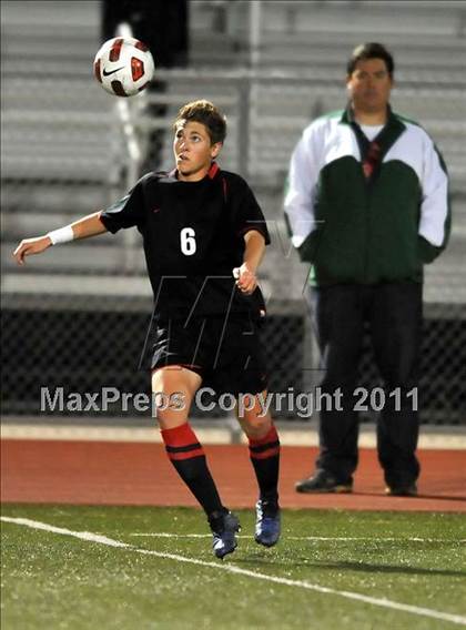 Thumbnail 2 in Santa Barbara vs. Oak Hills (CIF SoCal D2 Regional Final) photogallery.