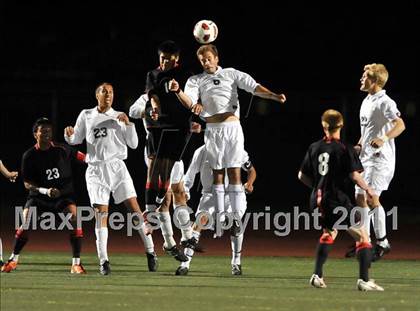 Thumbnail 2 in Santa Barbara vs. Oak Hills (CIF SoCal D2 Regional Final) photogallery.