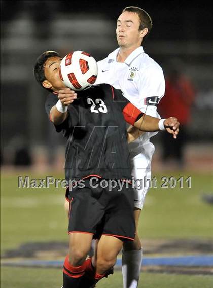 Thumbnail 3 in Santa Barbara vs. Oak Hills (CIF SoCal D2 Regional Final) photogallery.