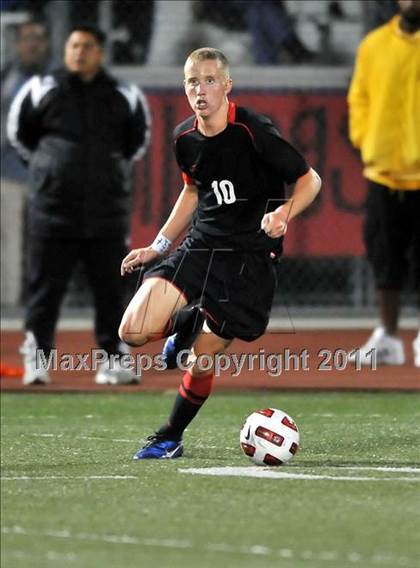 Thumbnail 1 in Santa Barbara vs. Oak Hills (CIF SoCal D2 Regional Final) photogallery.