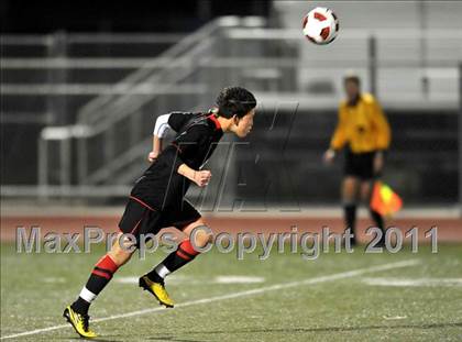 Thumbnail 2 in Santa Barbara vs. Oak Hills (CIF SoCal D2 Regional Final) photogallery.
