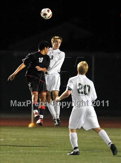 Thumbnail 2 in Santa Barbara vs. Oak Hills (CIF SoCal D2 Regional Final) photogallery.