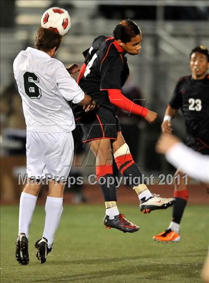 Thumbnail 3 in Santa Barbara vs. Oak Hills (CIF SoCal D2 Regional Final) photogallery.