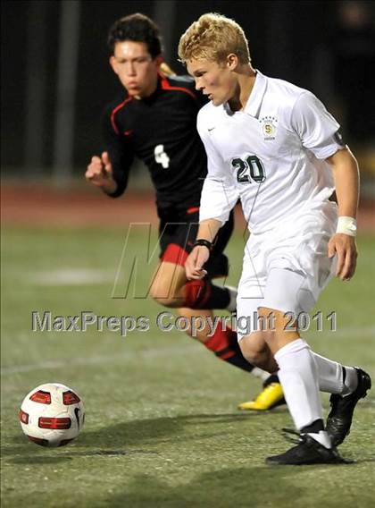 Thumbnail 1 in Santa Barbara vs. Oak Hills (CIF SoCal D2 Regional Final) photogallery.