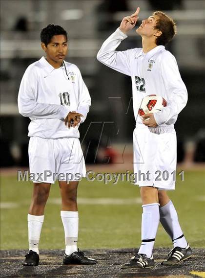 Thumbnail 3 in Santa Barbara vs. Oak Hills (CIF SoCal D2 Regional Final) photogallery.