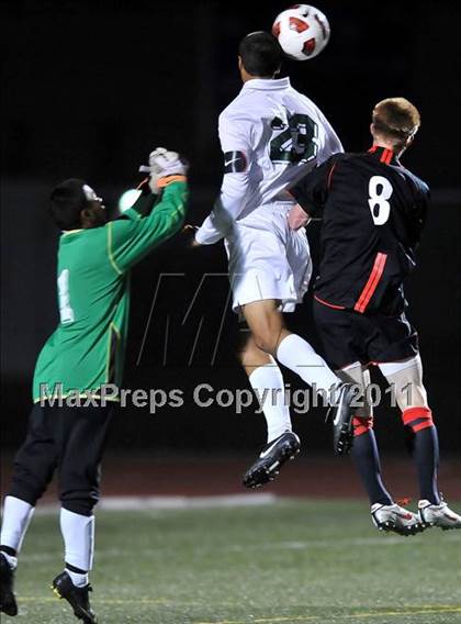 Thumbnail 2 in Santa Barbara vs. Oak Hills (CIF SoCal D2 Regional Final) photogallery.