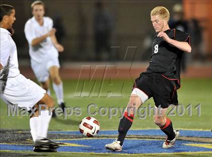 Thumbnail 1 in Santa Barbara vs. Oak Hills (CIF SoCal D2 Regional Final) photogallery.