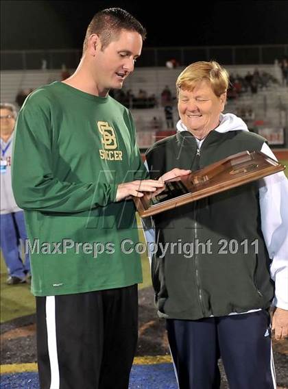 Thumbnail 3 in Santa Barbara vs. Oak Hills (CIF SoCal D2 Regional Final) photogallery.