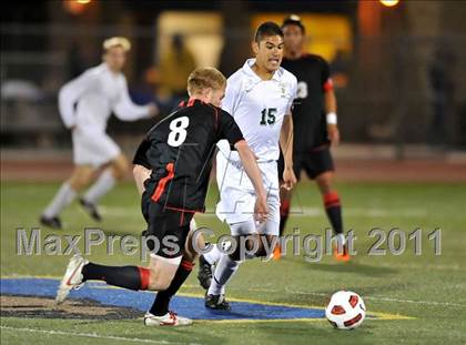 Thumbnail 3 in Santa Barbara vs. Oak Hills (CIF SoCal D2 Regional Final) photogallery.