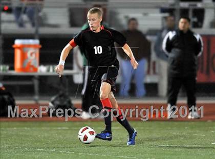 Thumbnail 3 in Santa Barbara vs. Oak Hills (CIF SoCal D2 Regional Final) photogallery.