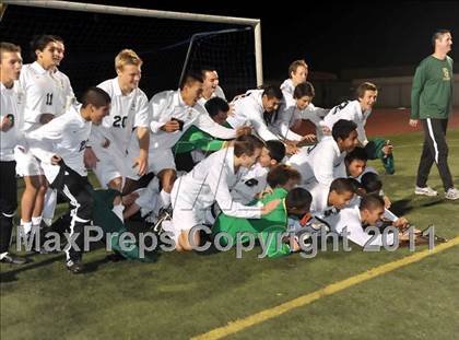 Thumbnail 2 in Santa Barbara vs. Oak Hills (CIF SoCal D2 Regional Final) photogallery.