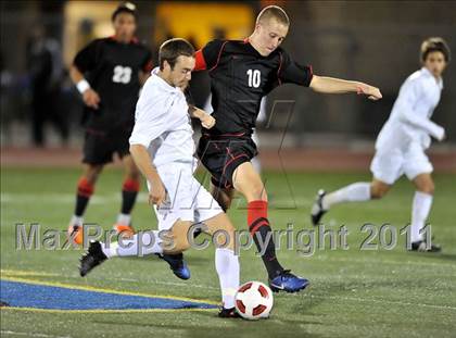 Thumbnail 3 in Santa Barbara vs. Oak Hills (CIF SoCal D2 Regional Final) photogallery.