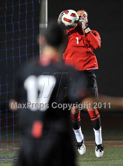 Thumbnail 1 in Santa Barbara vs. Oak Hills (CIF SoCal D2 Regional Final) photogallery.