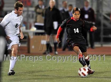 Thumbnail 2 in Santa Barbara vs. Oak Hills (CIF SoCal D2 Regional Final) photogallery.