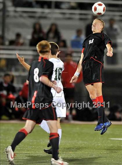 Thumbnail 3 in Santa Barbara vs. Oak Hills (CIF SoCal D2 Regional Final) photogallery.