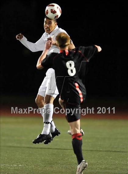 Thumbnail 3 in Santa Barbara vs. Oak Hills (CIF SoCal D2 Regional Final) photogallery.