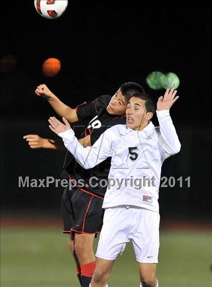 Thumbnail 2 in Santa Barbara vs. Oak Hills (CIF SoCal D2 Regional Final) photogallery.