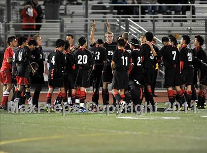 Thumbnail 2 in Santa Barbara vs. Oak Hills (CIF SoCal D2 Regional Final) photogallery.