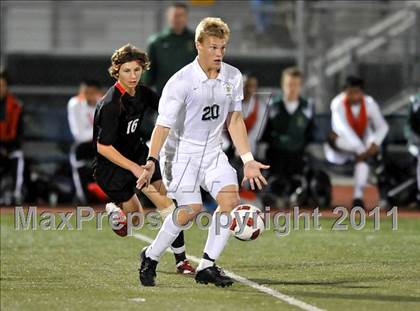 Thumbnail 2 in Santa Barbara vs. Oak Hills (CIF SoCal D2 Regional Final) photogallery.