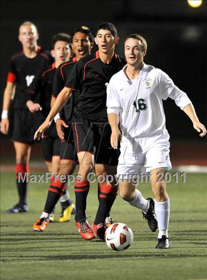Thumbnail 2 in Santa Barbara vs. Oak Hills (CIF SoCal D2 Regional Final) photogallery.