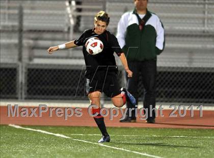 Thumbnail 3 in Santa Barbara vs. Oak Hills (CIF SoCal D2 Regional Final) photogallery.