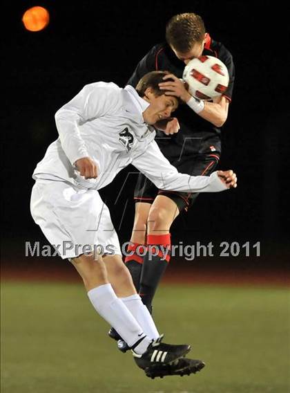 Thumbnail 3 in Santa Barbara vs. Oak Hills (CIF SoCal D2 Regional Final) photogallery.