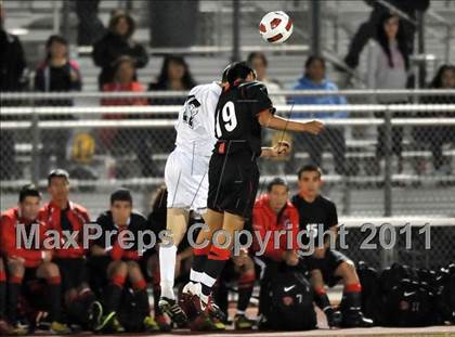 Thumbnail 3 in Santa Barbara vs. Oak Hills (CIF SoCal D2 Regional Final) photogallery.