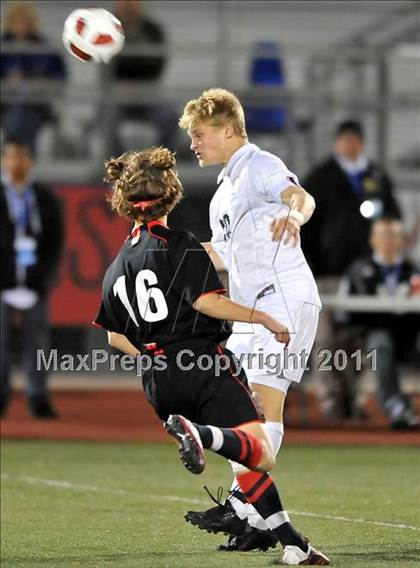 Thumbnail 3 in Santa Barbara vs. Oak Hills (CIF SoCal D2 Regional Final) photogallery.