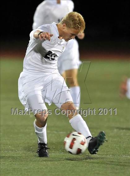 Thumbnail 2 in Santa Barbara vs. Oak Hills (CIF SoCal D2 Regional Final) photogallery.