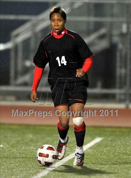 Thumbnail 1 in Santa Barbara vs. Oak Hills (CIF SoCal D2 Regional Final) photogallery.