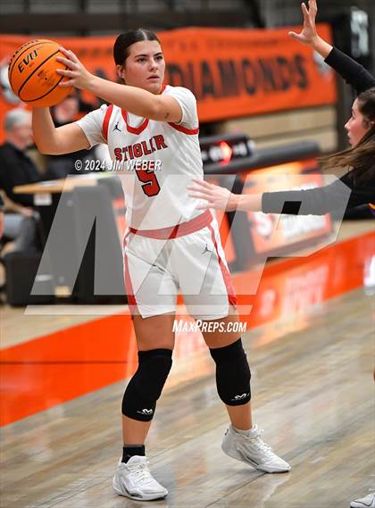 Thumbnail 1 in Stigler vs. Vian (Sequoyah Co. Tournament) photogallery.