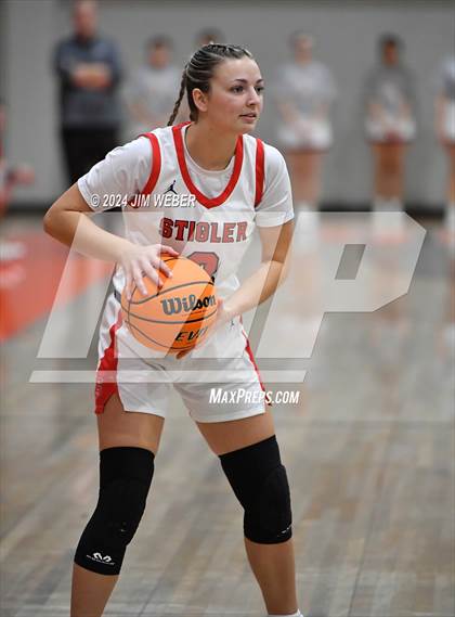 Thumbnail 1 in Stigler vs. Vian (Sequoyah Co. Tournament) photogallery.