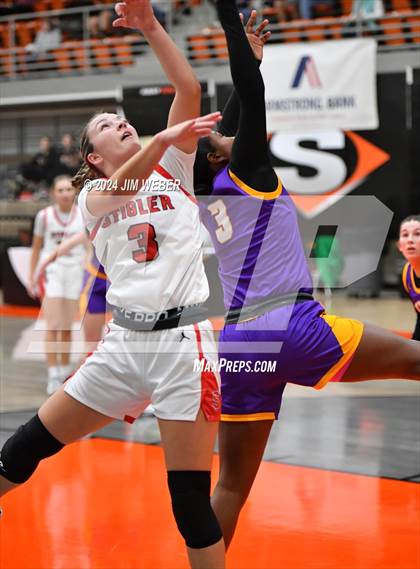 Thumbnail 1 in Stigler vs. Vian (Sequoyah Co. Tournament) photogallery.