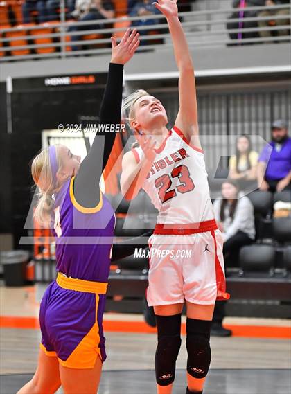 Thumbnail 1 in Stigler vs. Vian (Sequoyah Co. Tournament) photogallery.