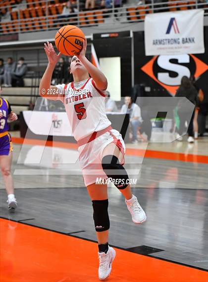 Thumbnail 1 in Stigler vs. Vian (Sequoyah Co. Tournament) photogallery.
