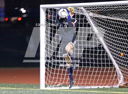 Thumbnail 2 in Glastonbury vs. Pomperaug (CIAC Class LL Semifinal) photogallery.
