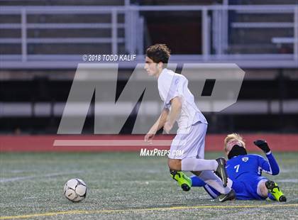 Thumbnail 3 in Glastonbury vs. Pomperaug (CIAC Class LL Semifinal) photogallery.